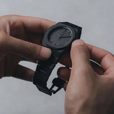 relógio shadow black artto, relógio masculino preto fosco, relógio minimalista masculino, relógio monocromático preto, relógio leve e resistente, relógio de policarbonato masculino, relógio preto moderno, relógio masculino luxo, relógio sofisticado
